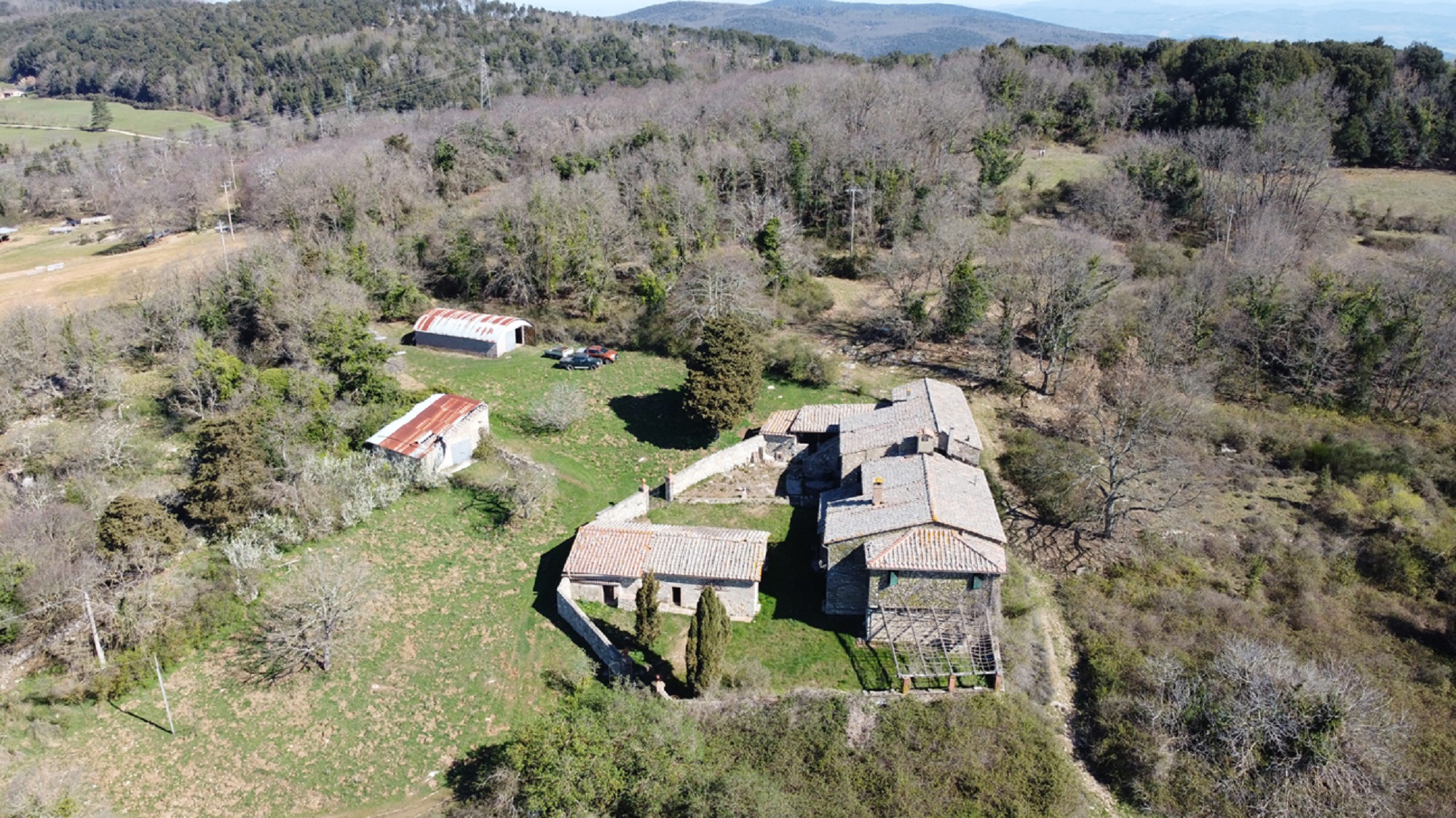 country house hamlet for sale sovicille montagnola senese
